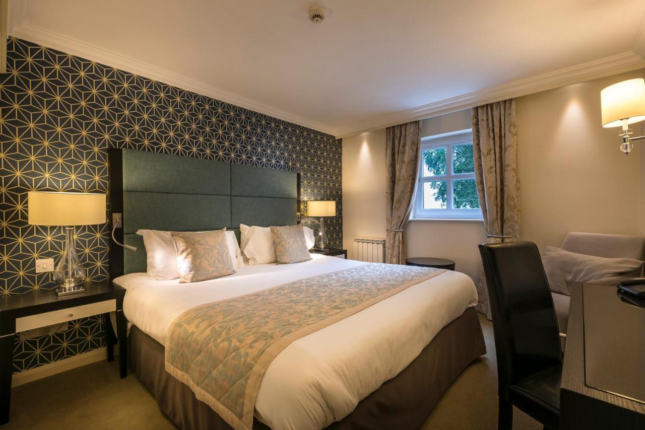 Number Four At Stow Hotel ภายนอก รูปภาพ