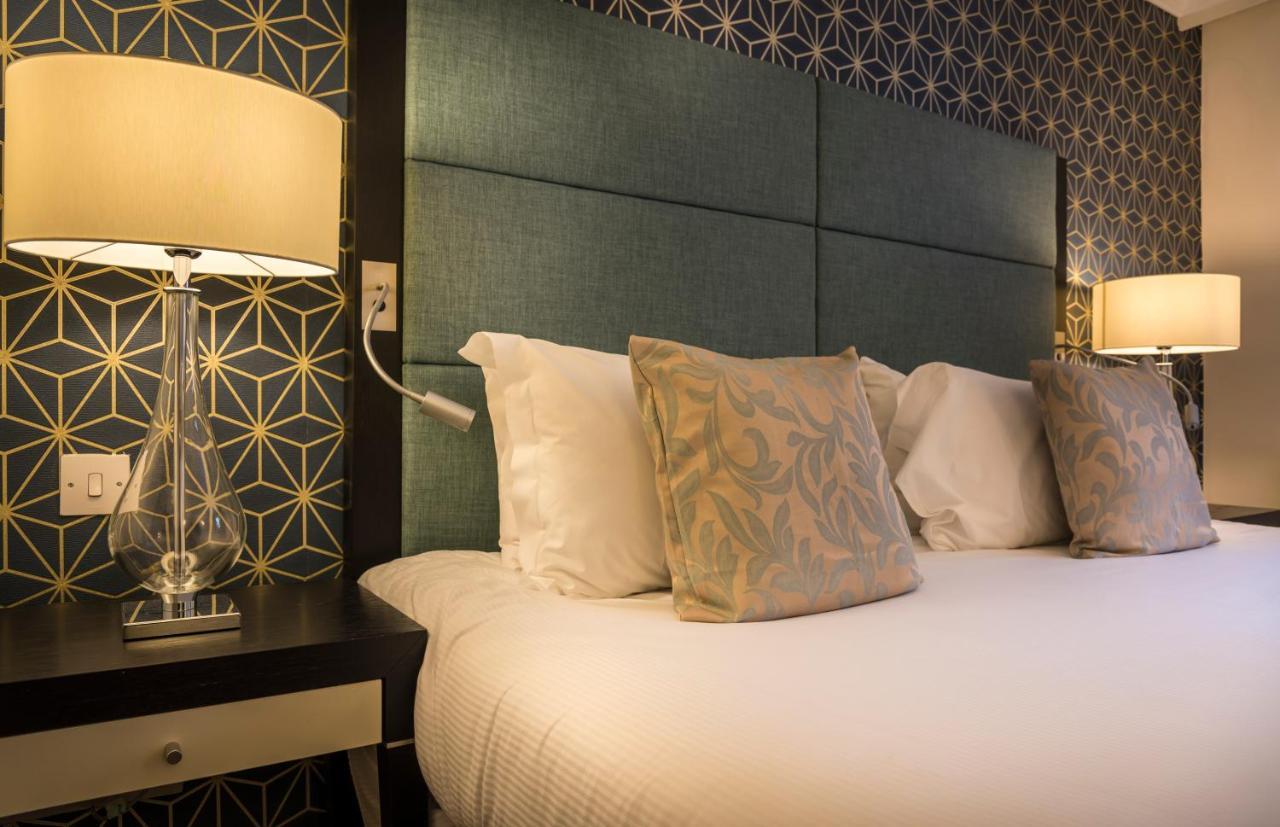 Number Four At Stow Hotel ภายนอก รูปภาพ