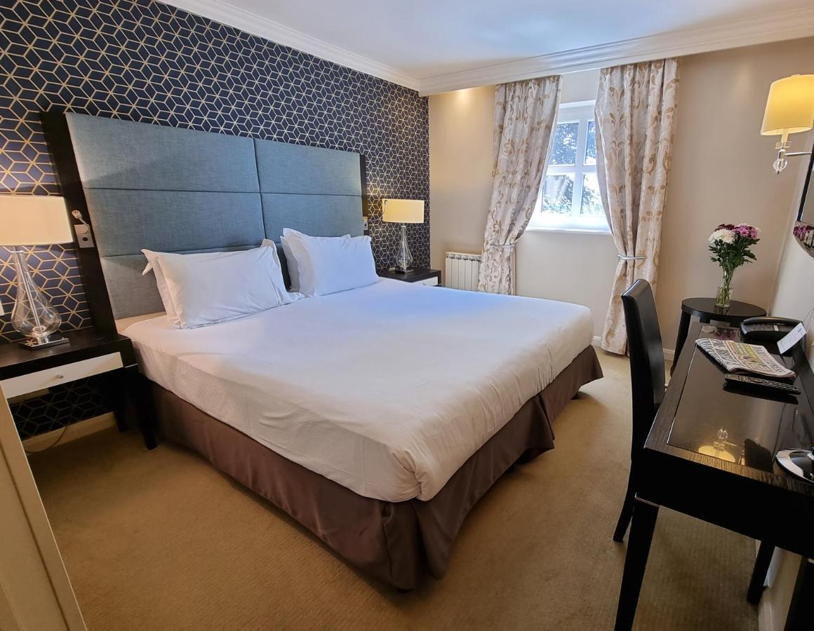 Number Four At Stow Hotel ภายนอก รูปภาพ